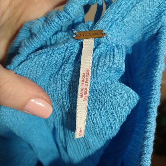 Stunning flowy Free People top - Picture 2 of 8